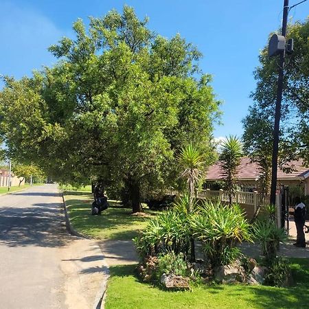 Guest House Florida Lake ロードポート エクステリア 写真