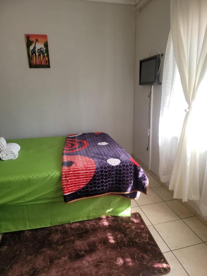 Guest House Florida Lake ロードポート エクステリア 写真