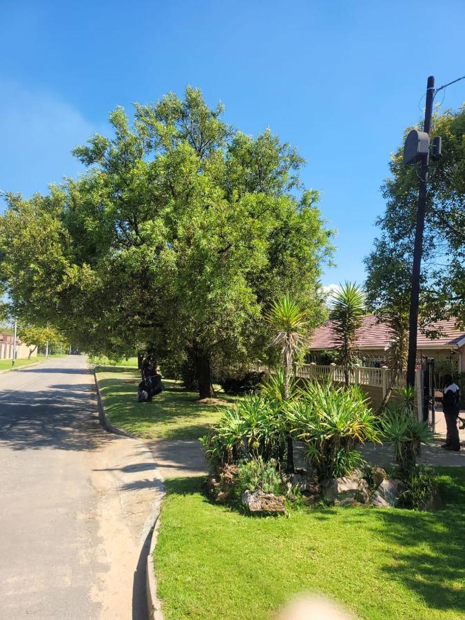 Guest House Florida Lake ロードポート エクステリア 写真